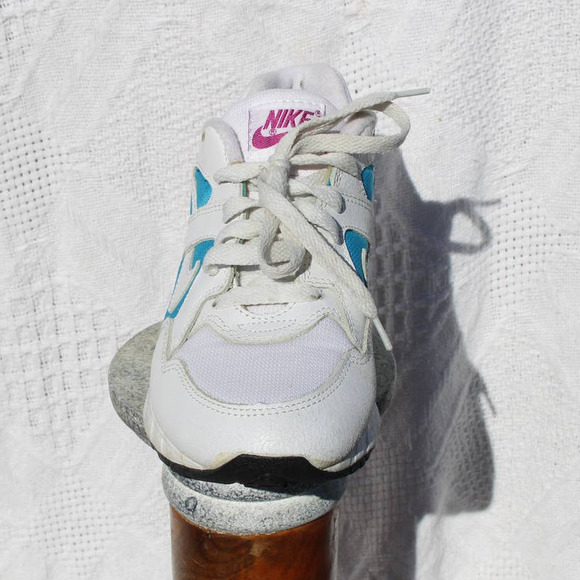 Vintage 1995 Nike Regrind Running shoe teal pink Size 8w - Picture 6 of 12